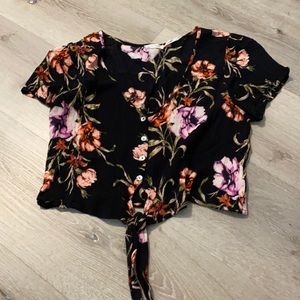 Cropped flowery blouse